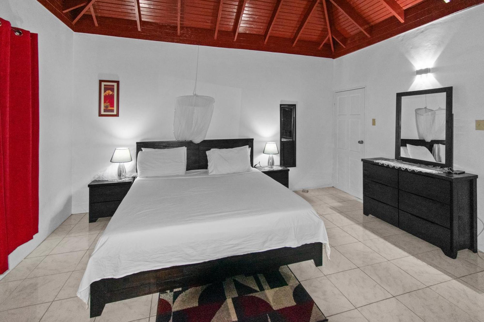 Harriott Heights Apartment Мандевил Екстериор снимка